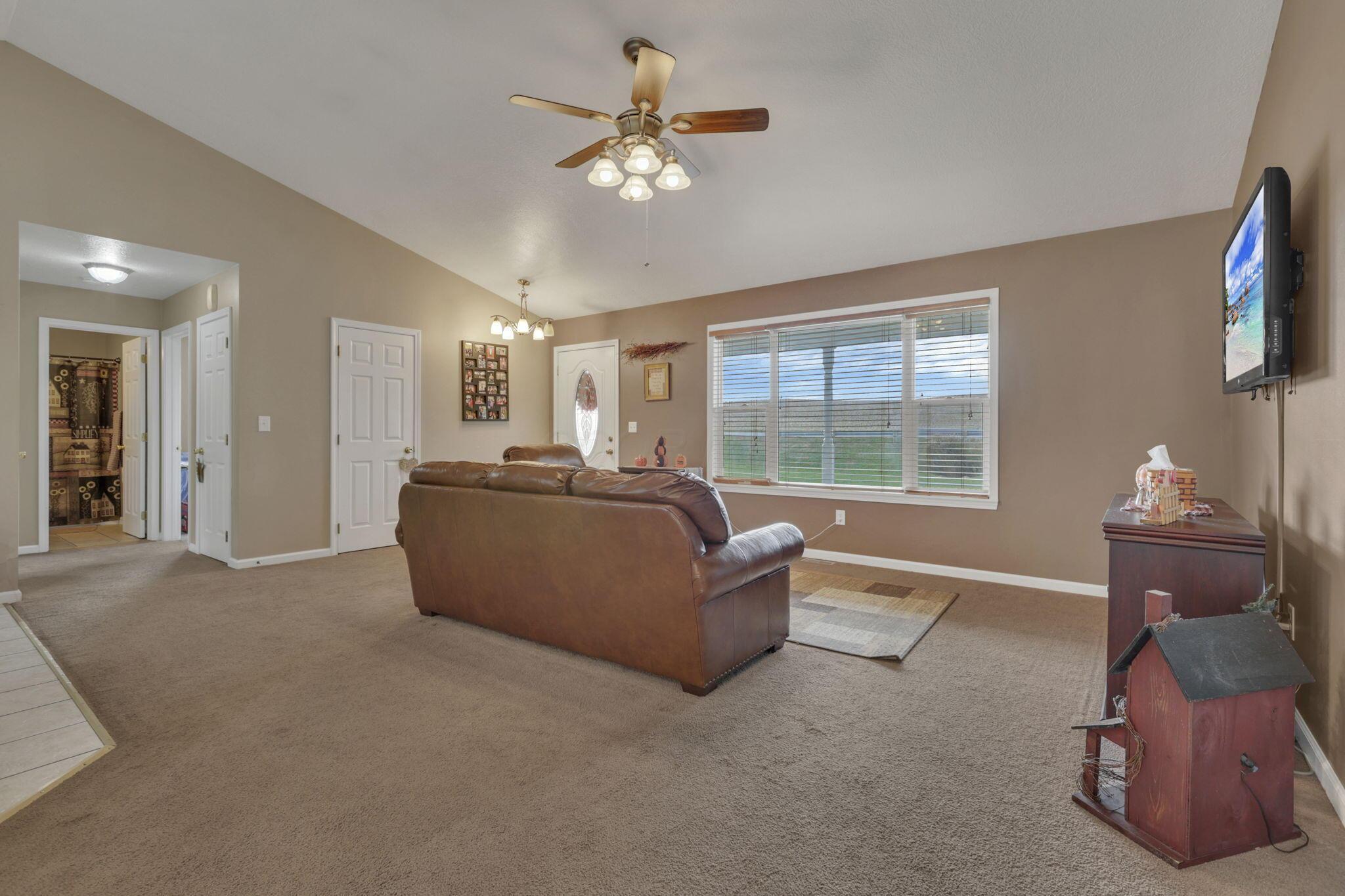 6092 Clearport Road Southwest Lancaster, OH 43130 - Photo 8 of 70 9-web-or-mls-_S5A5493