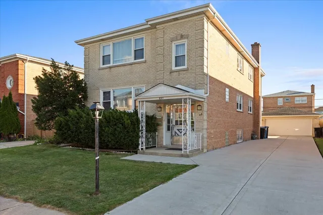 $1,995 | 8317 West Summerdale Avenue, Unit 1, Chicago, IL 60656