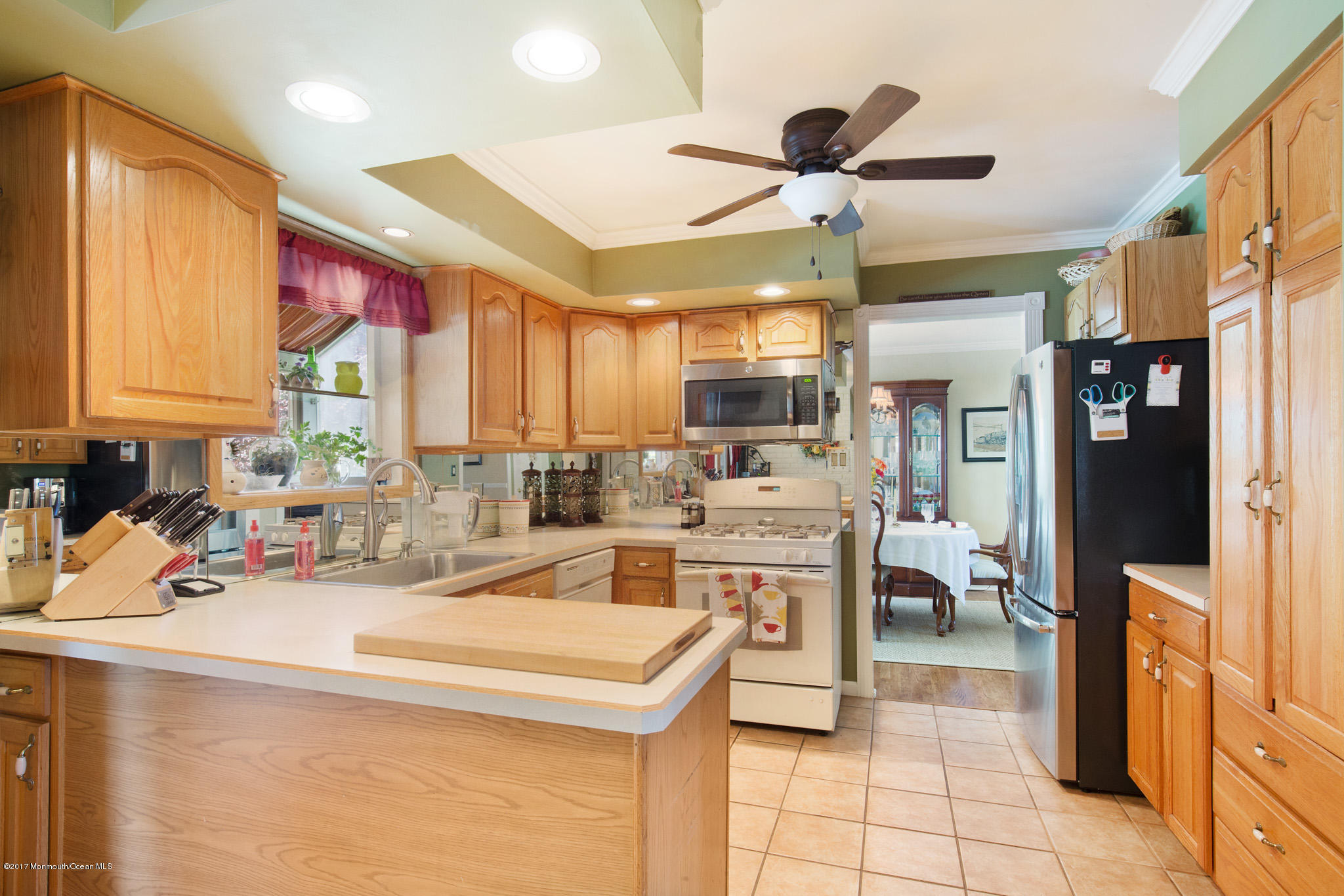 2 Windsor Road Howell, NJ 07731 - Photo 13 of 41 HDR IMG_1332-1314658