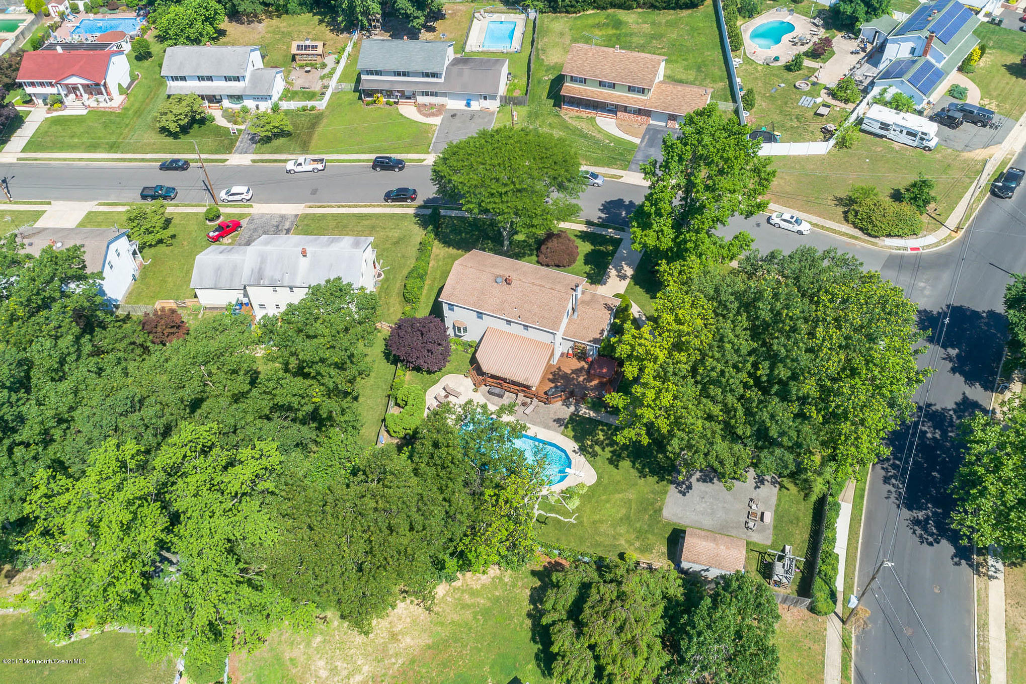 2 Windsor Road Howell, NJ 07731 - Photo 3 of 41 DJI_0165-1314633