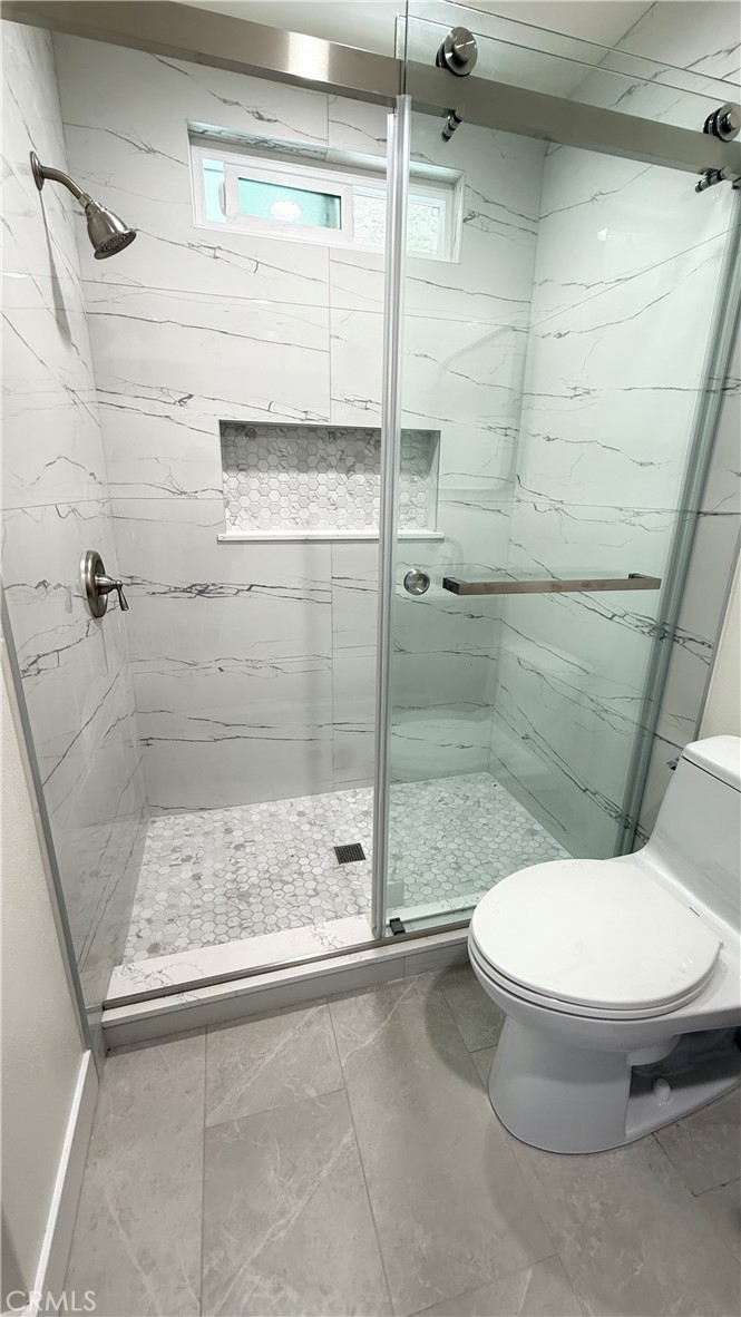 16752 Sims Lane, Unit A Huntington Beach, CA 92649 - Photo 3 of 4 Shower