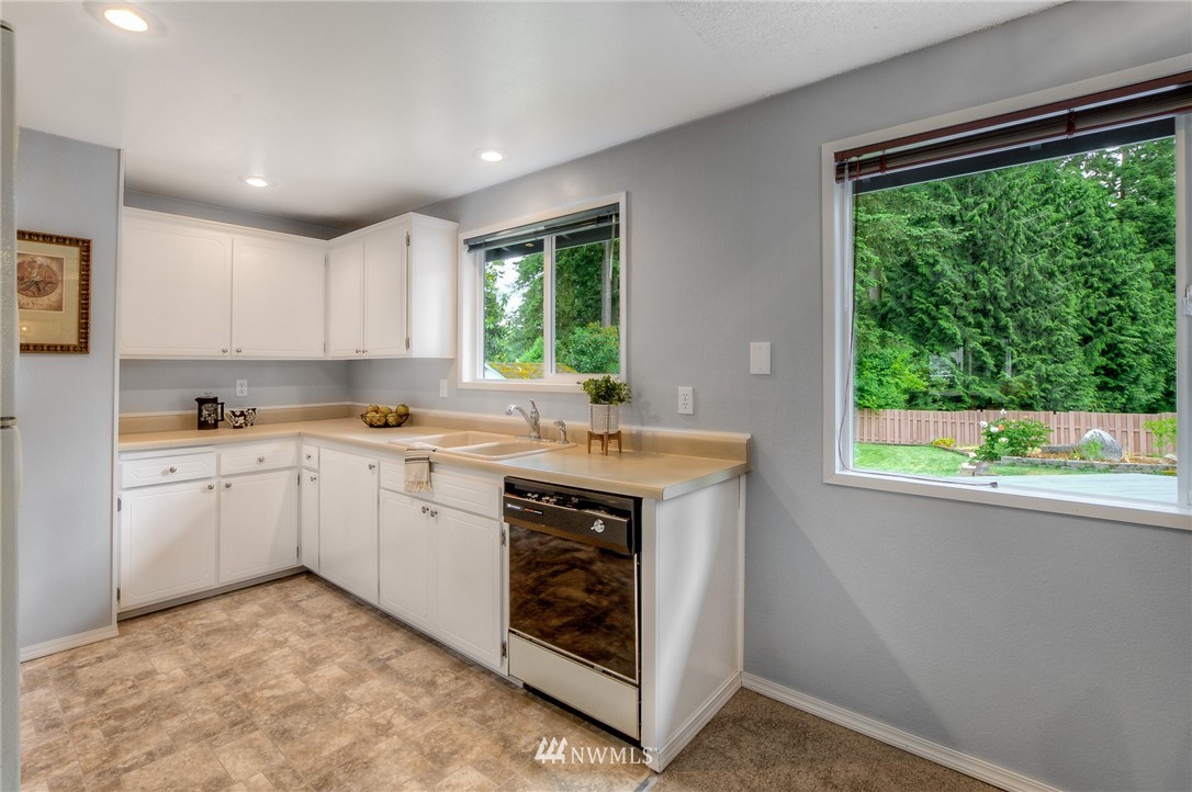 12447 177th Place Southeast Renton, WA 98059 - Photo 8 of 25