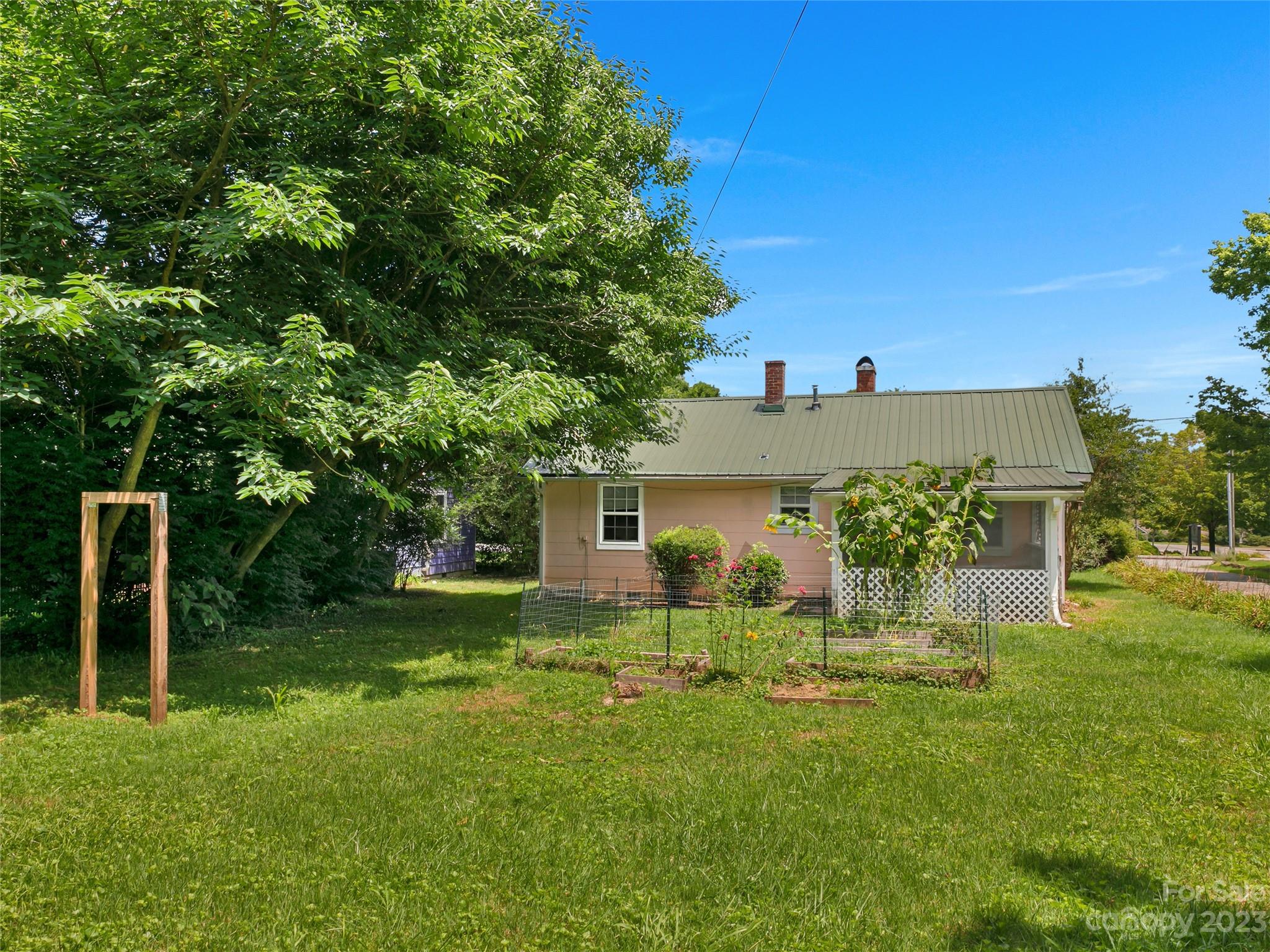 83 Fisher Road Brevard, NC 28712 - Photo 18 of 24 Gallery Image 18