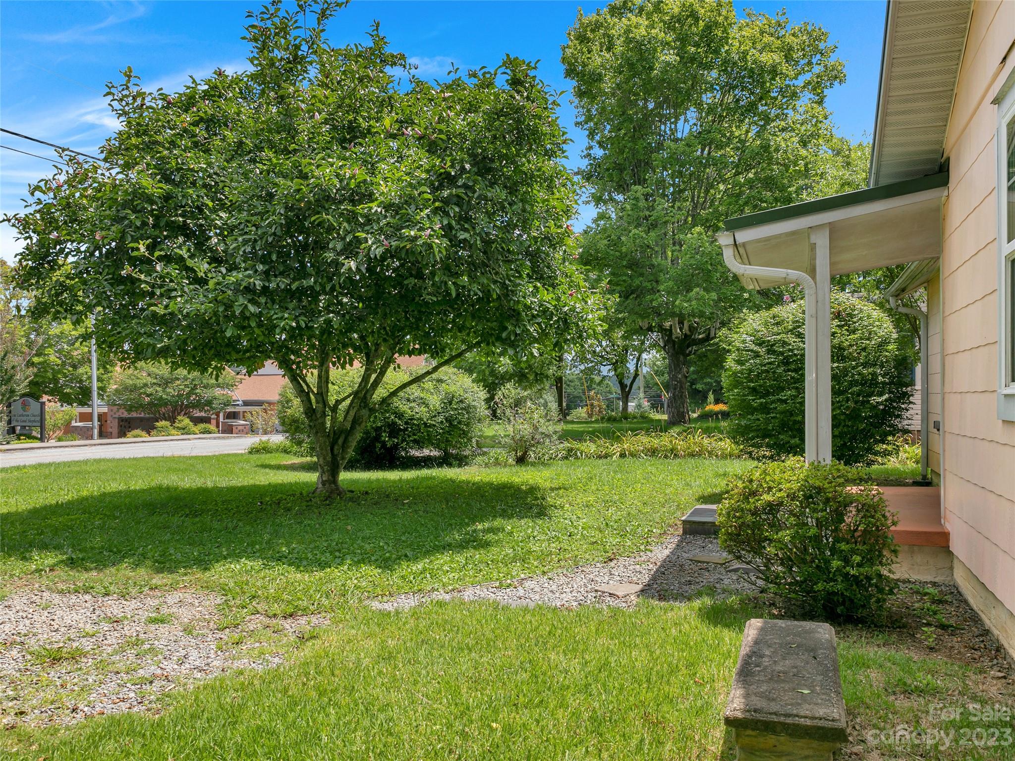 83 Fisher Road Brevard, NC 28712 - Photo 2 of 24 Gallery Image 2