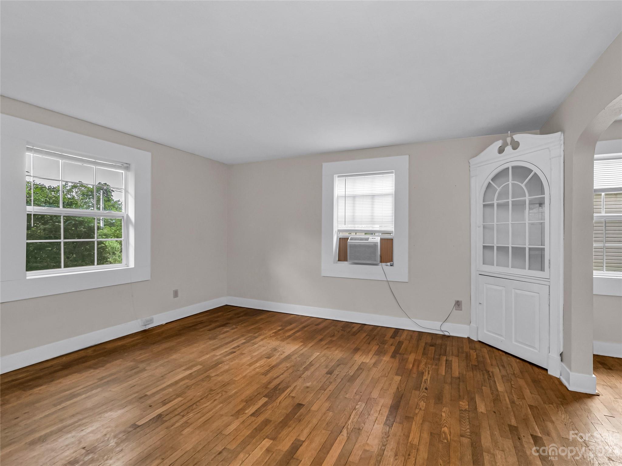 83 Fisher Road Brevard, NC 28712 - Photo 4 of 24 Gallery Image 4