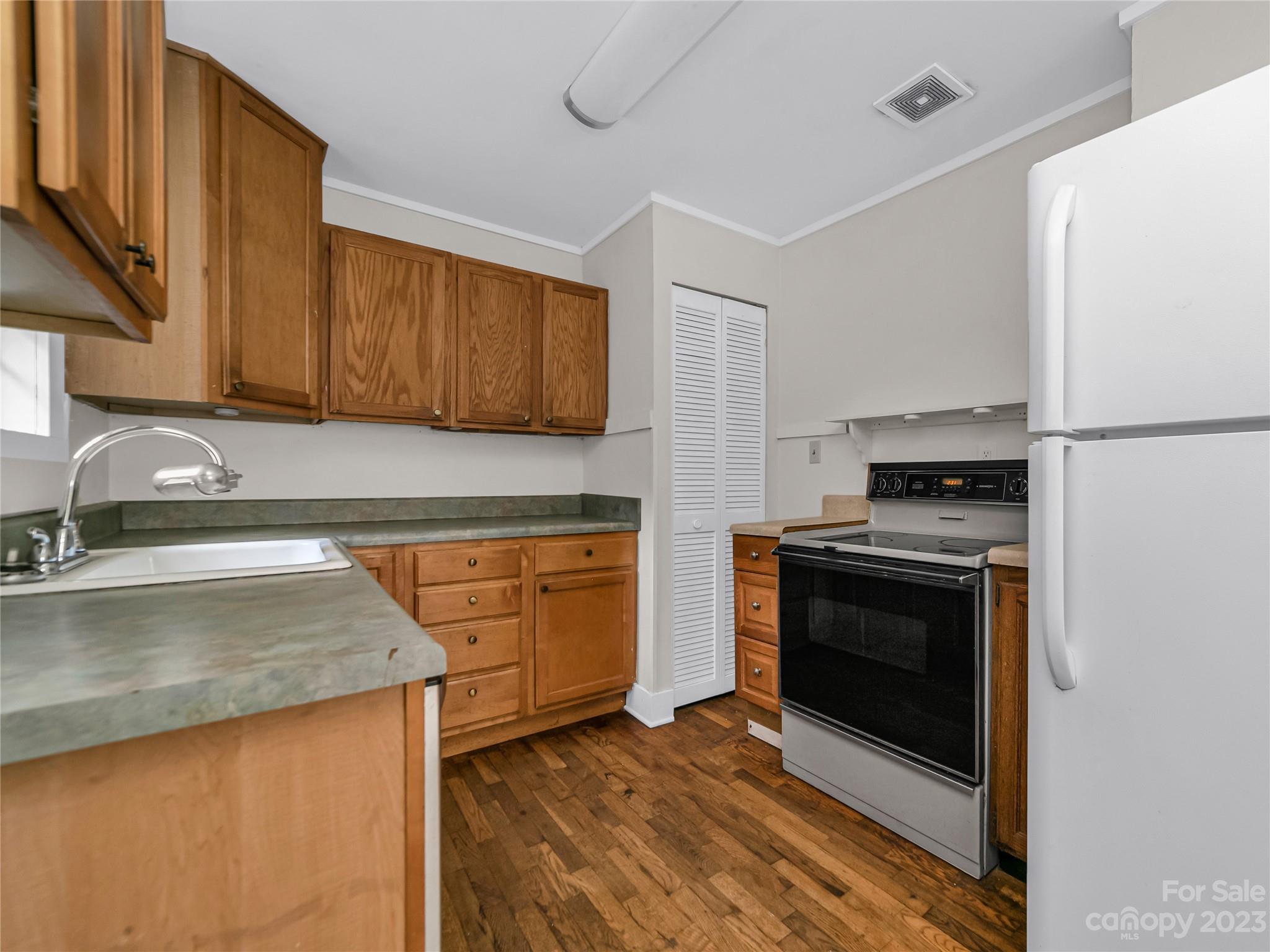 83 Fisher Road Brevard, NC 28712 - Photo 7 of 24 Gallery Image 7