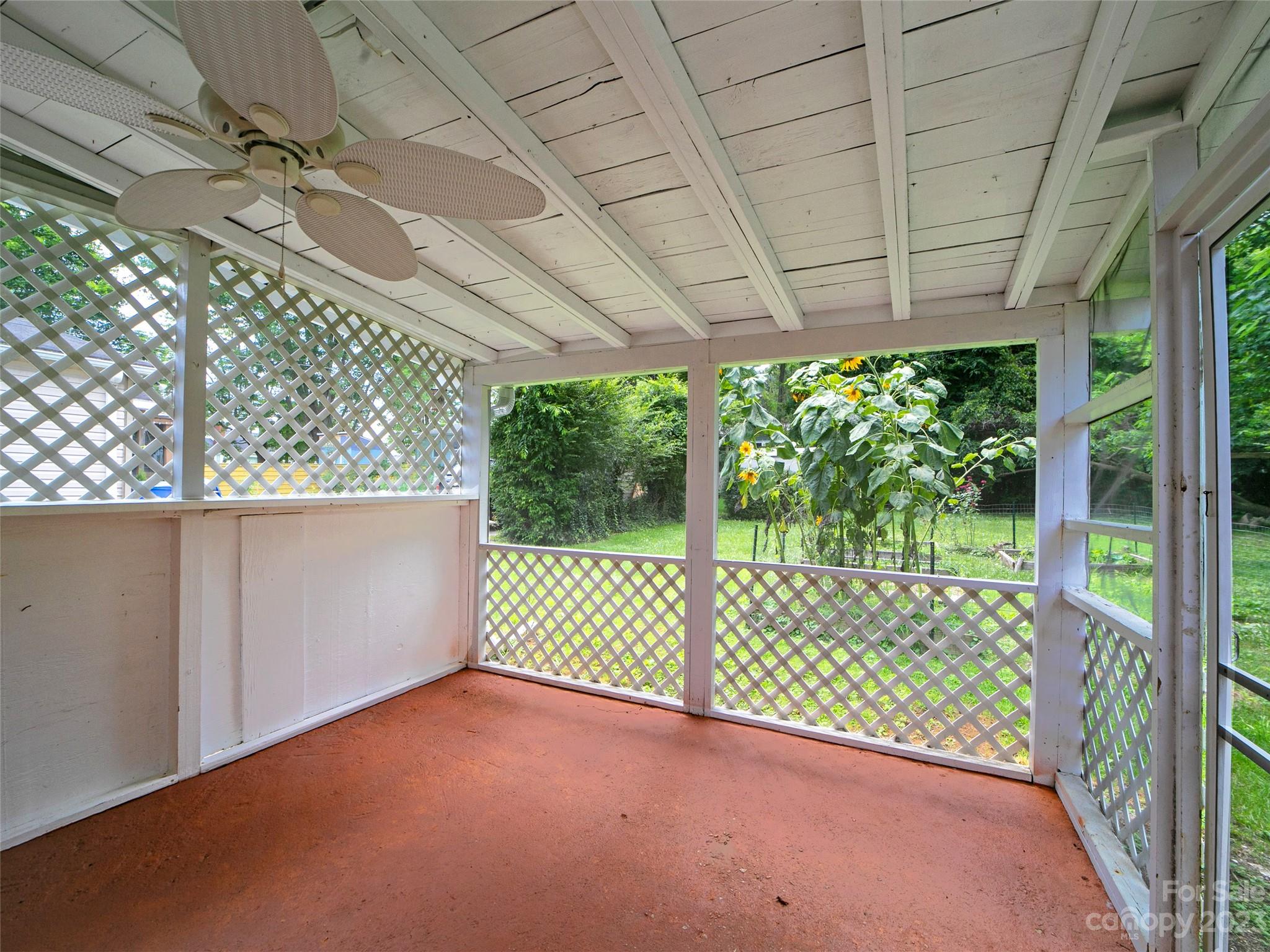 83 Fisher Road Brevard, NC 28712 - Photo 9 of 24 Gallery Image 9
