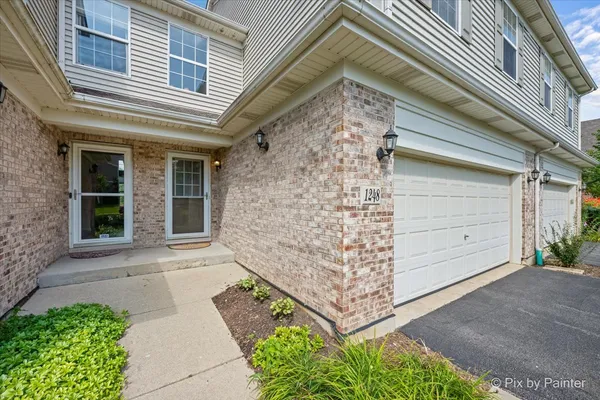 $400,000 | 1248 Bradley Circle, Elgin, IL 60120