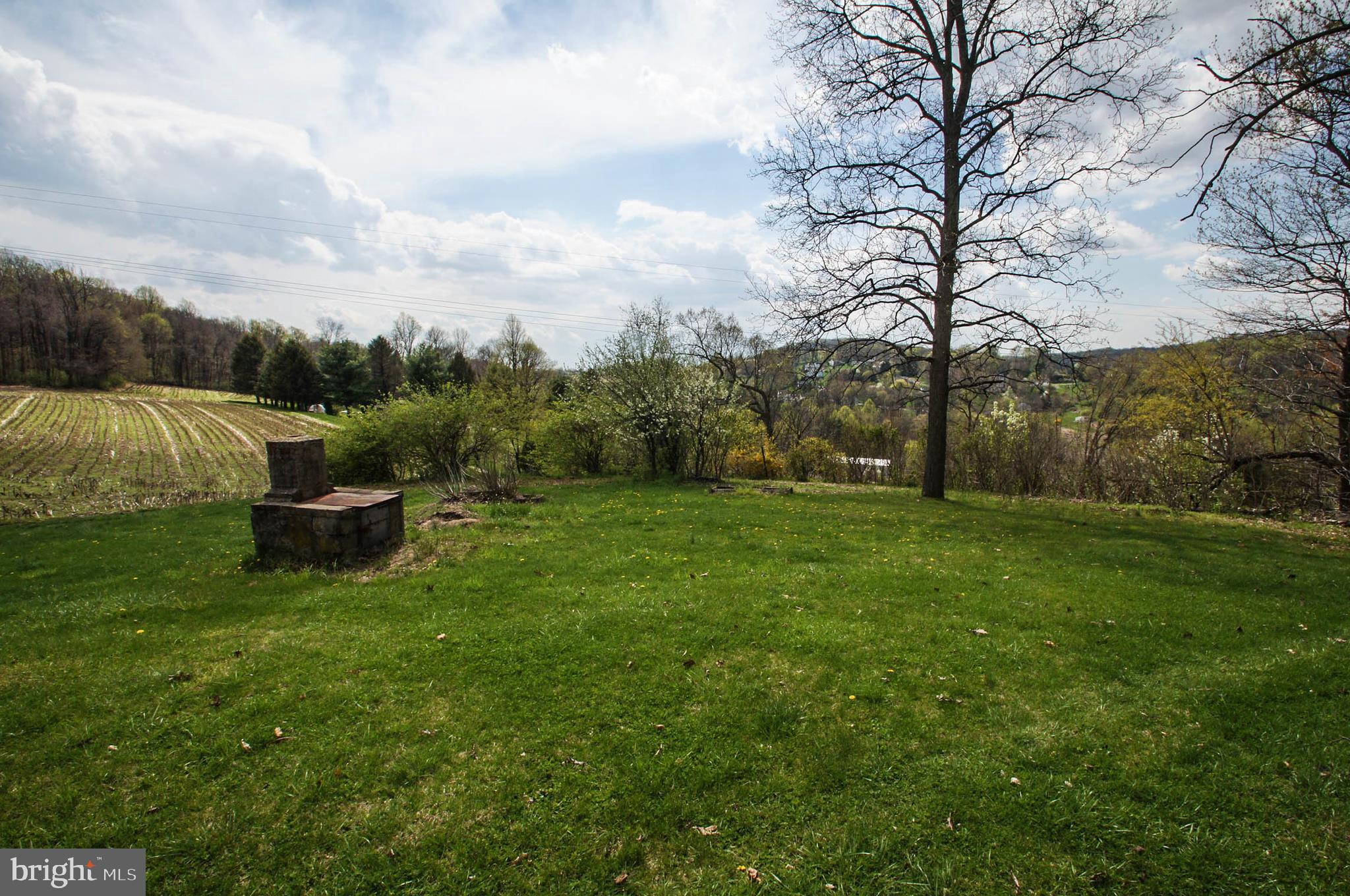 854 Point Road Wernersville, PA 19565 - Photo 4 of 27 Gallery Image 4