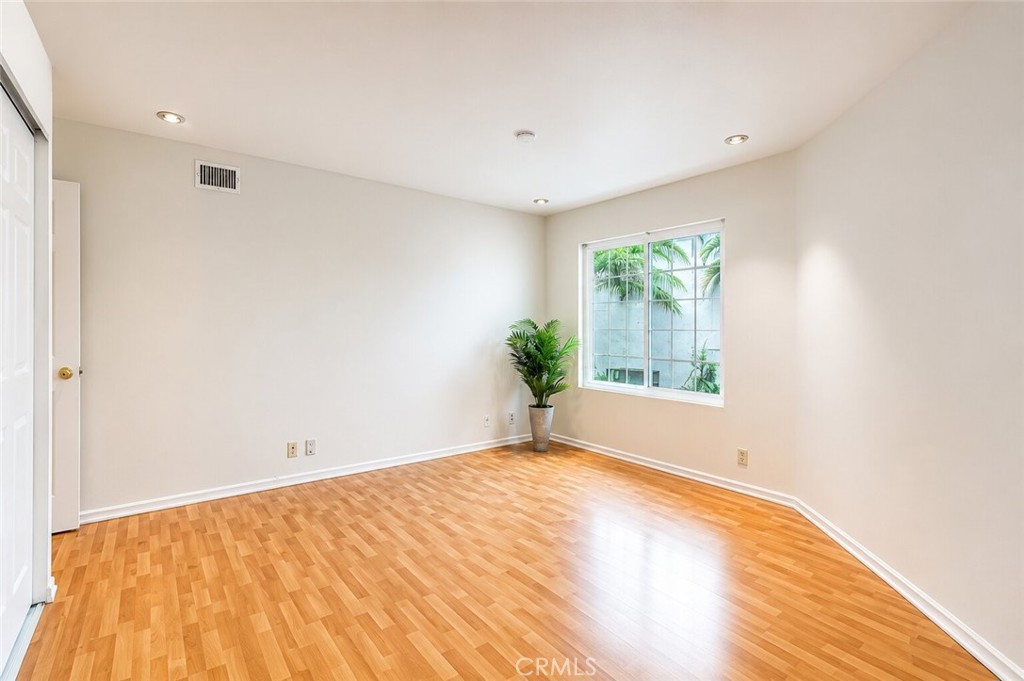 39 Castillo Irvine, CA 92620 - Photo 7 of 21