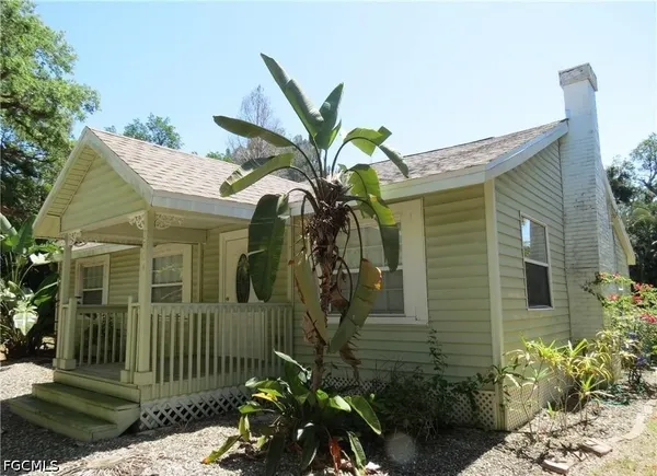$1,999 | 2704 Second Street, Fort Myers, FL 33916