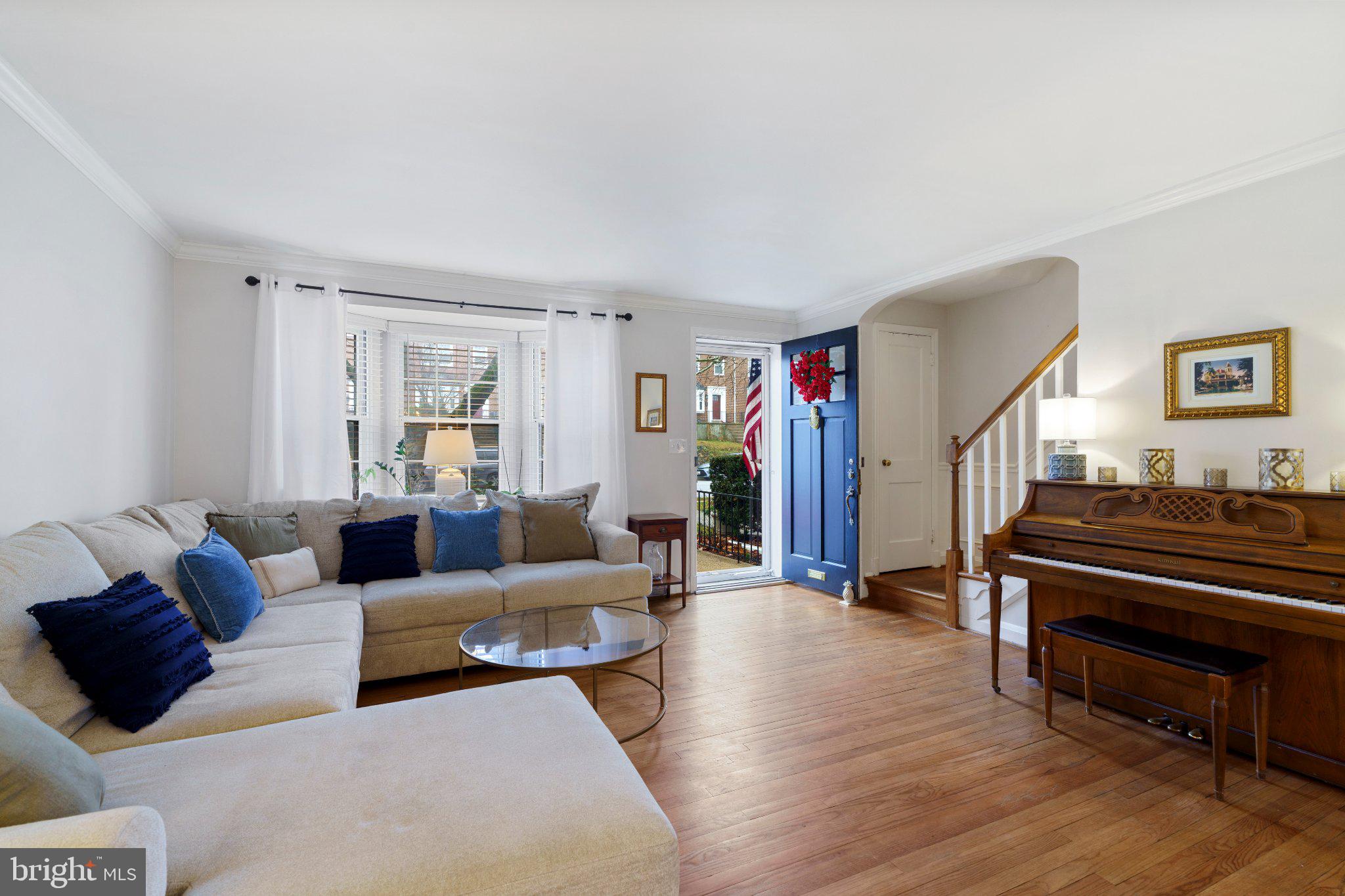 142 Regester Avenue Baltimore, MD 21212 - Photo 5 of 36 Inviting living space with charm.