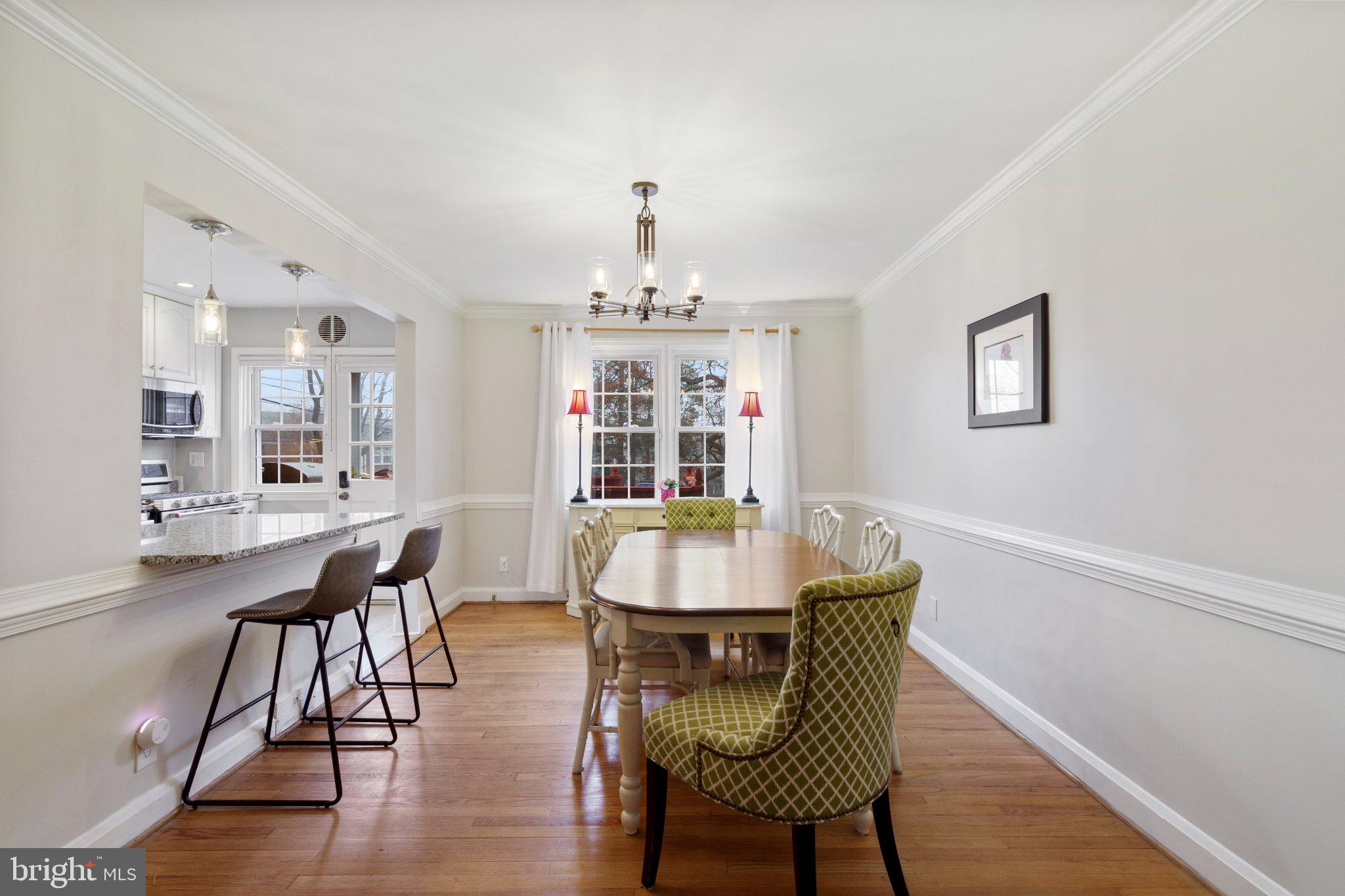 142 Regester Avenue Baltimore, MD 21212 - Photo 8 of 36 Bright and inviting dining space.