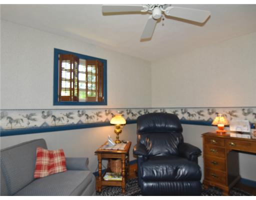 70 Walker Road Warwick, RI 02889 - Photo 14 of 20 Den/Family/Great Room.
