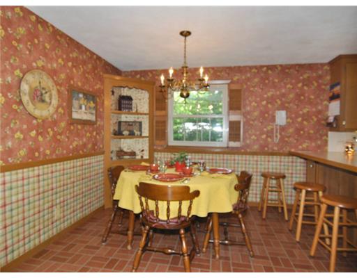 70 Walker Road Warwick, RI 02889 - Photo 8 of 20 Dining Room.