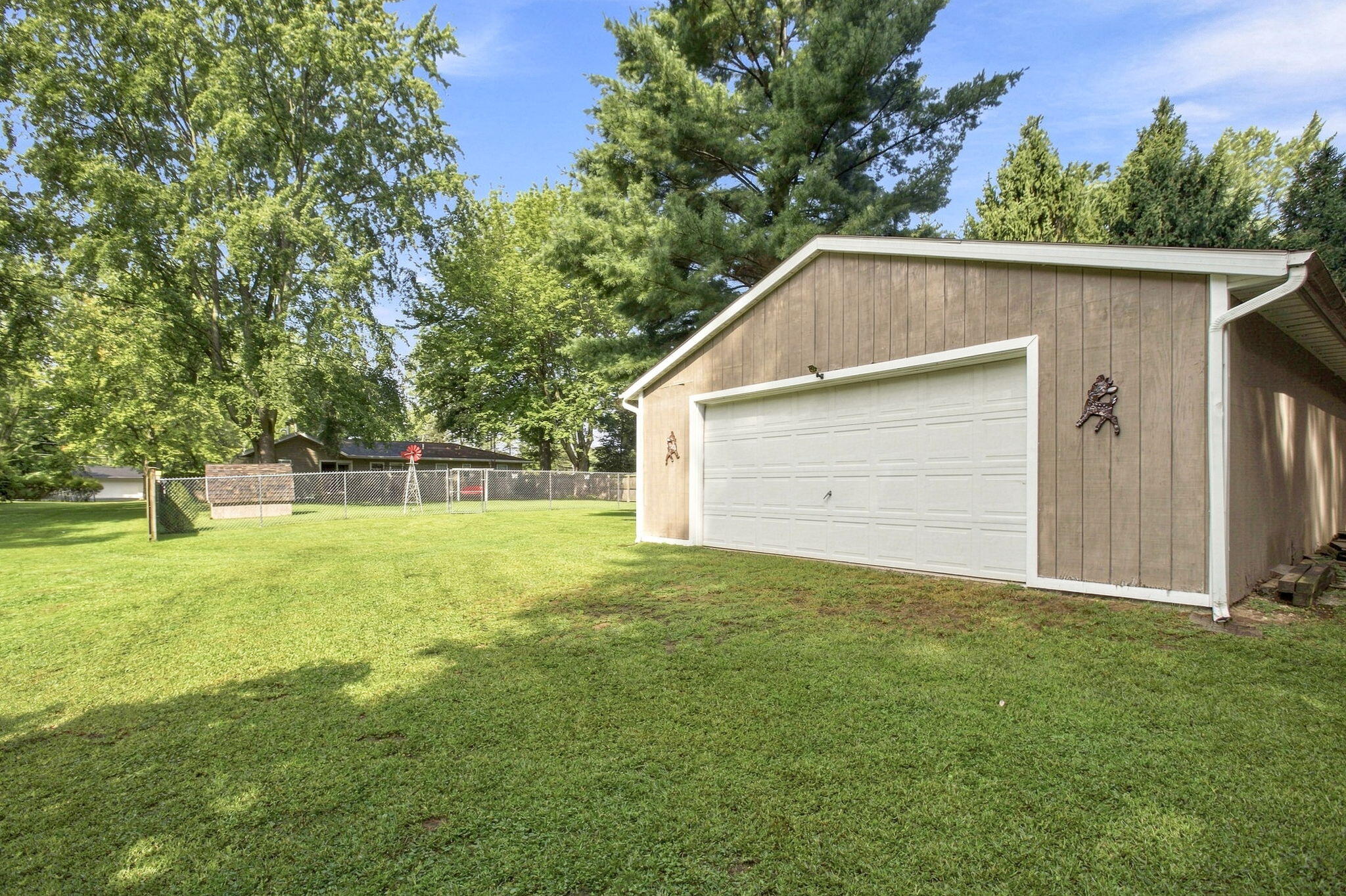 5609 Johnson Road Coloma, MI 49038 - Photo 33 of 40 Outbuilding ext 1