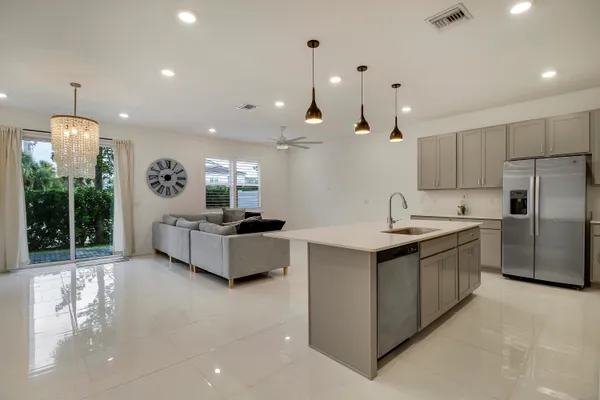 $2,900 | 205 Preserve Trail South, Unit 602, Stuart, FL 34994