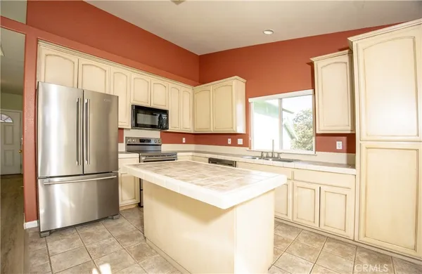 $2,200 | 15518 Little Peak Road, Hidden Valley Lake, CA 95467
