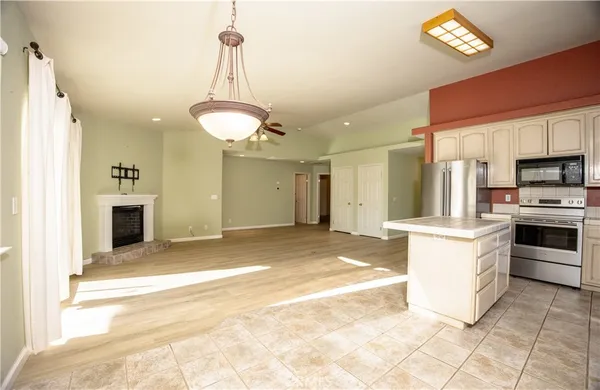 $2,200 | 15518 Little Peak Road, Hidden Valley Lake, CA 95467