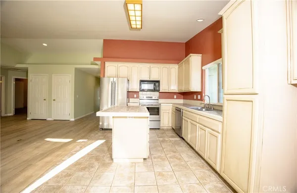 $2,200 | 15518 Little Peak Road, Hidden Valley Lake, CA 95467