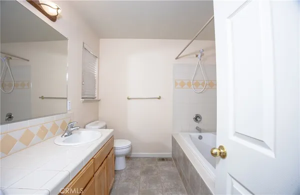 $2,200 | 15518 Little Peak Road, Hidden Valley Lake, CA 95467