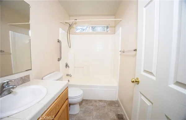 $2,200 | 15518 Little Peak Road, Hidden Valley Lake, CA 95467