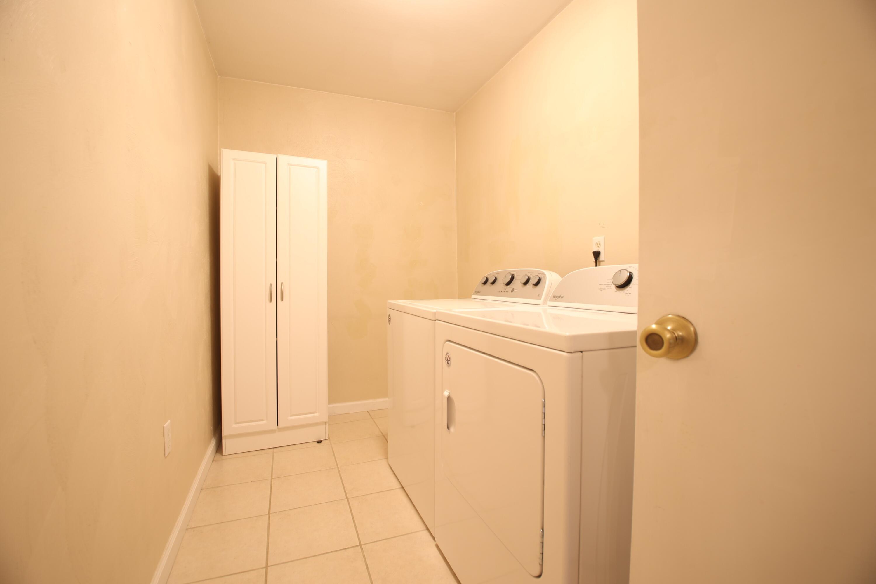 3351 Forest Ridge Road Roanoke, VA 24018 - Photo 6 of 10 a utility room with dryer and washer