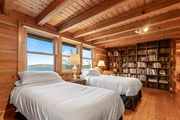 $800,000 | 319 Lookout Drive, Rising Fawn, GA 30738