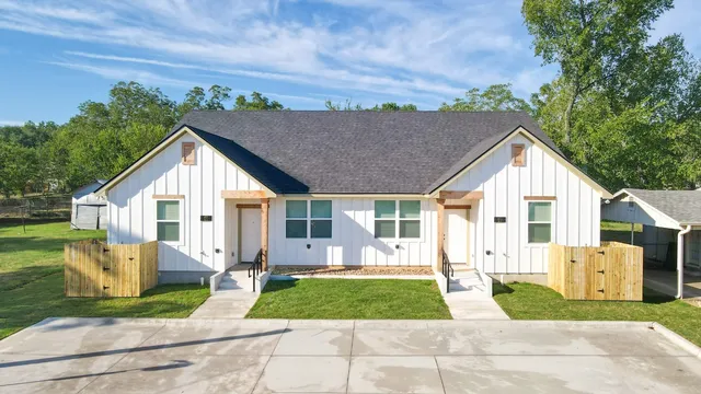 $485,000 | 603 North Echols Street, Caldwell, TX 77836