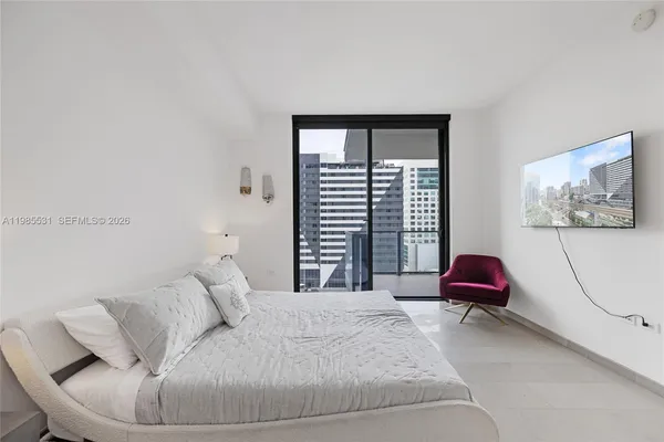 $1,200,000 | 88 Southwest 7th Street, Unit 1010, Miami, FL 33130