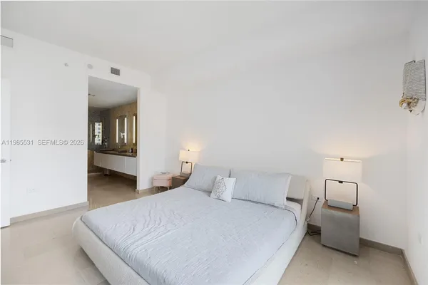 $1,200,000 | 88 Southwest 7th Street, Unit 1010, Miami, FL 33130