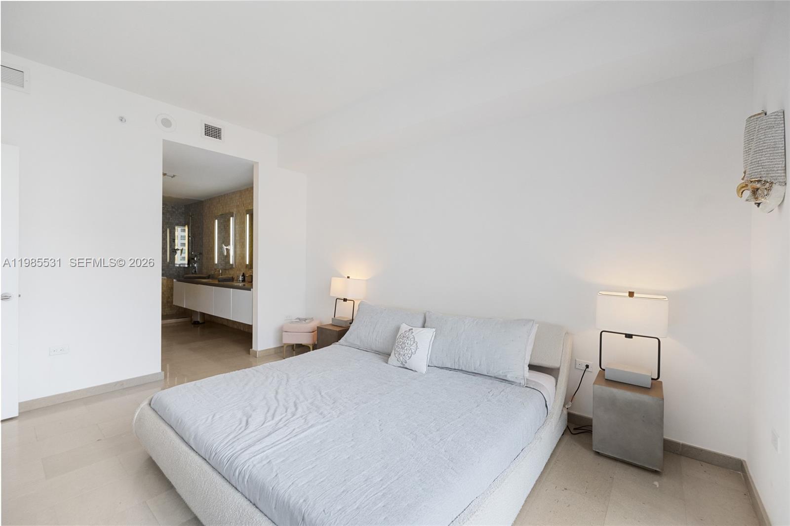 88 Southwest 7th Street, Unit 1010 Miami, FL 33130 - Photo 18 of 39