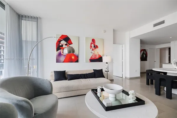 $1,200,000 | 88 Southwest 7th Street, Unit 1010, Miami, FL 33130