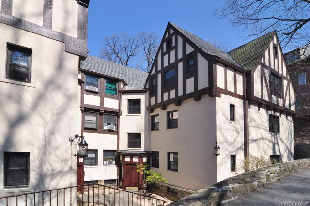 64 Kensington Road, Unit 3C Bronxville, NY 10708 - Photo 3 of 11