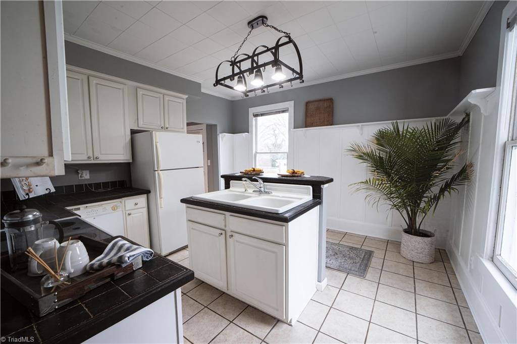 1100 Johnson Street High Point, NC 27262 - Photo 5 of 9 Gallery Image 5