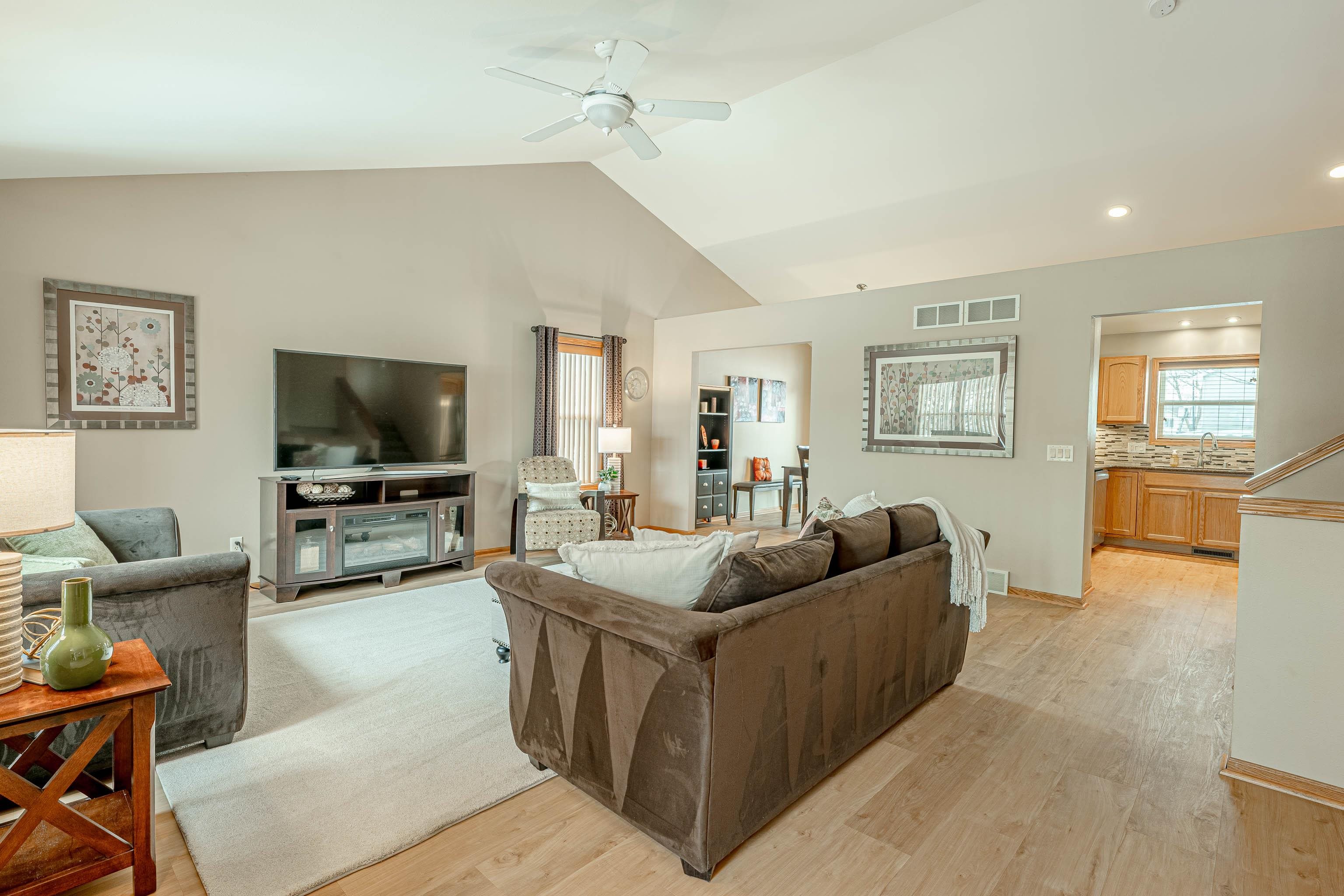 3281 Edmonton Drive Sun Prairie, WI 53590 - Photo 4 of 69