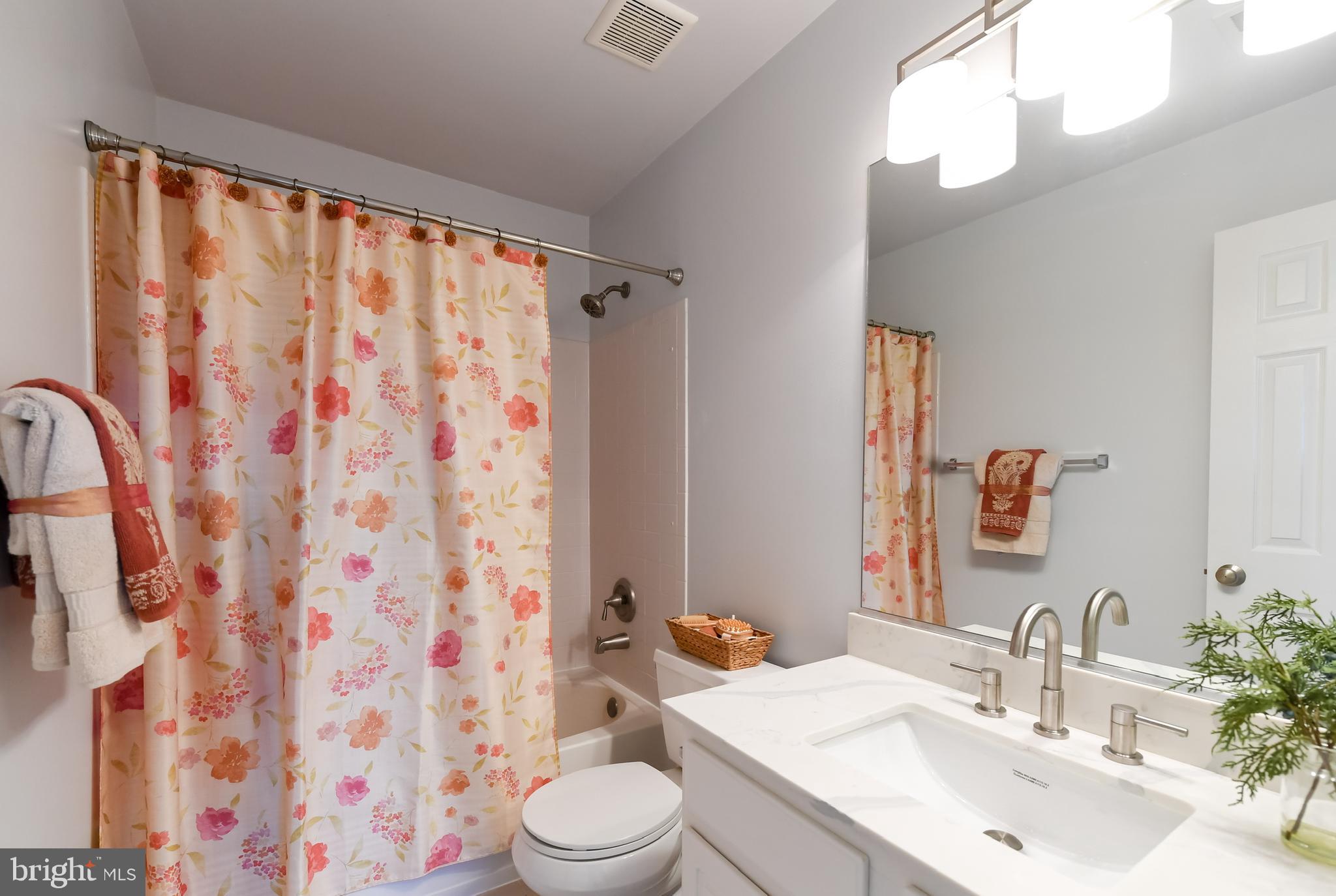 6417 McCoy Road Centreville, VA 20121 - Photo 18 of 35 Primary Bathroom