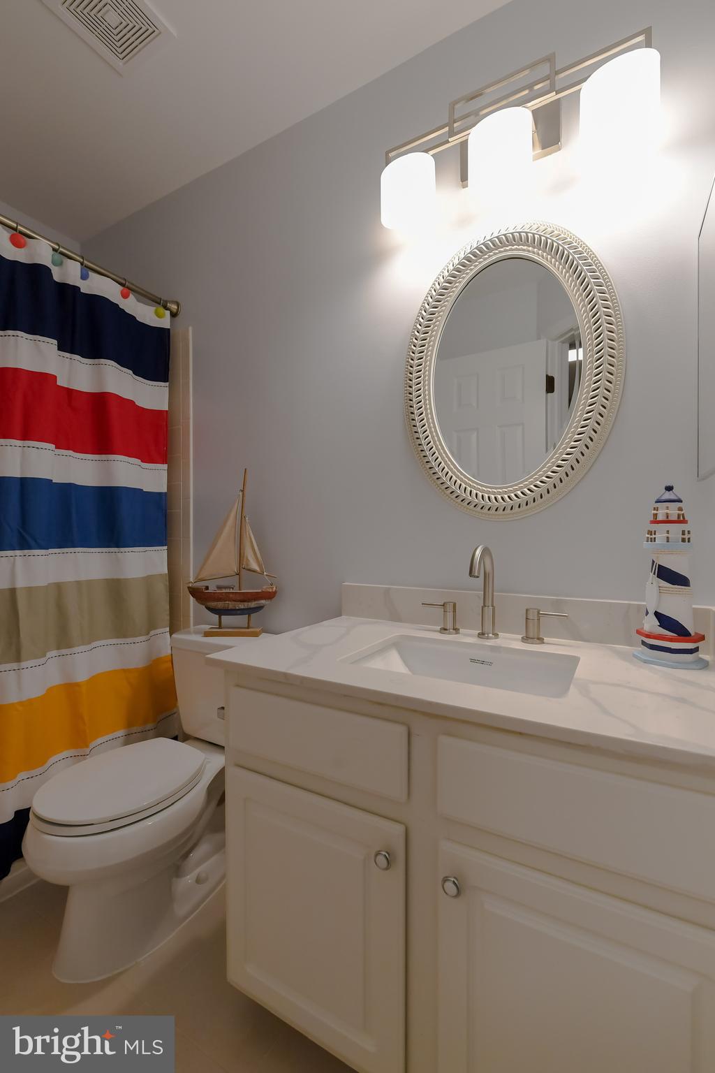 6417 McCoy Road Centreville, VA 20121 - Photo 20 of 35 2nd Level Hallway bathroom