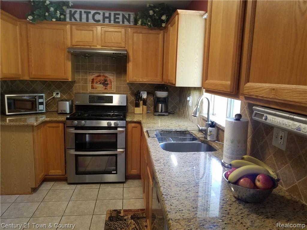 1732 South Boulevard Rochester, MI 48309 - Photo 8 of 24