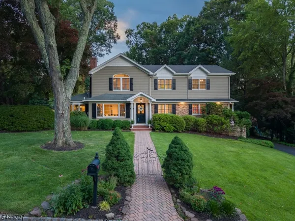 $1,899,000 | 38 Hilltop Terrace, Chatham, NJ 07928