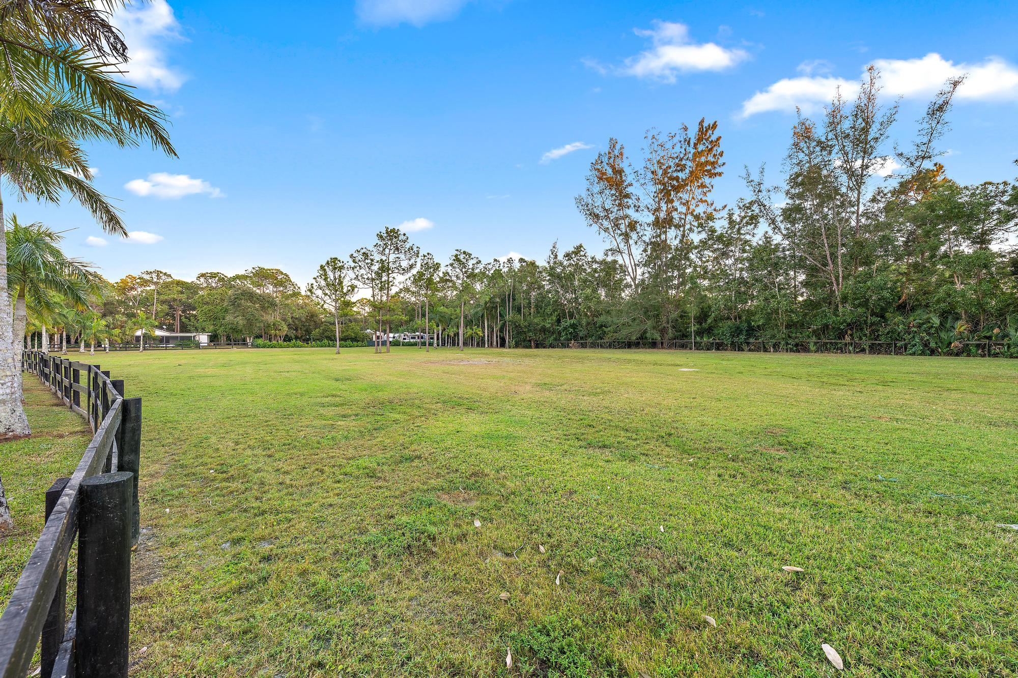 14765 Calusa Trail Palm Beach Gardens, FL 33418 - Photo 42 of 49 a view of a city