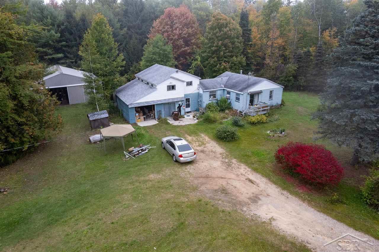 4189 Estey Road Rhodes, MI 48652 - Photo 2 of 31
