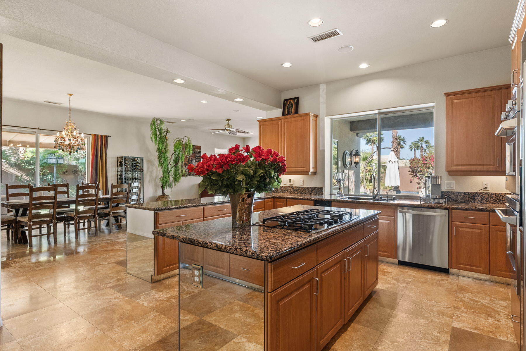 18 Calais Circle Rancho Mirage, CA 92270 - Photo 11 of 58 .