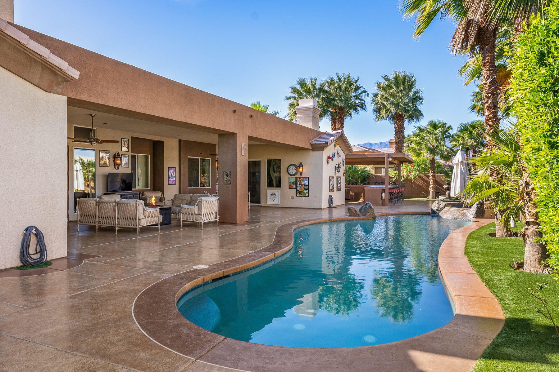 18 Calais Circle Rancho Mirage, CA 92270 - Photo 3 of 58 .