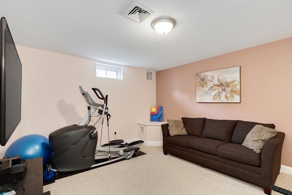 118 Evelyn Road Needham, MA 02494 - Photo 3 of 41