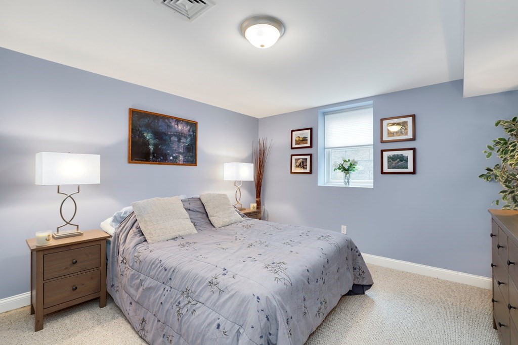 118 Evelyn Road Needham, MA 02494 - Photo 4 of 41