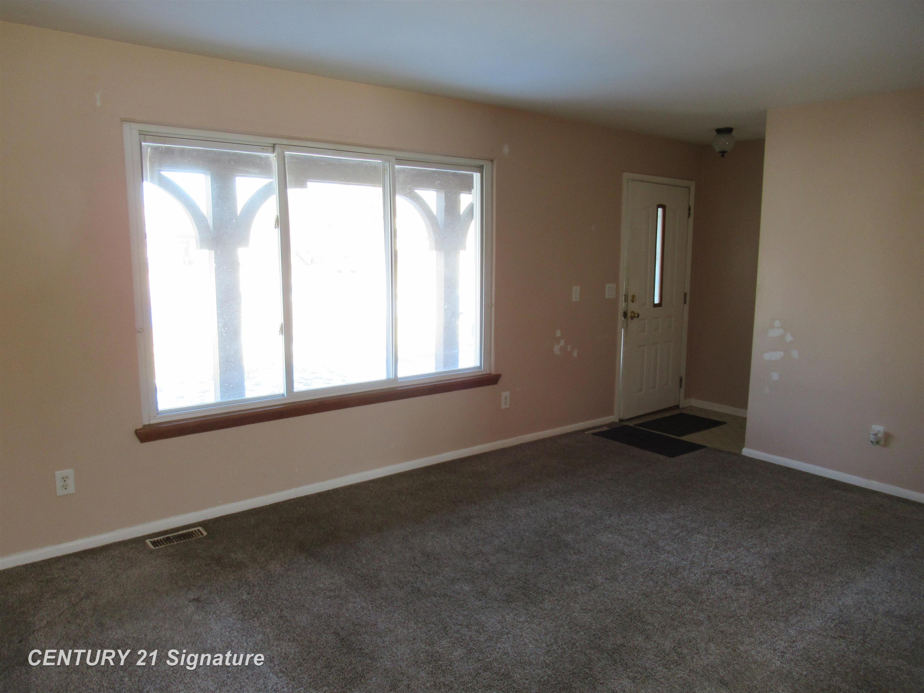 7283 Calkins Road Flint, MI 48532 - Photo 3 of 35 50166311-8a774c3f-969b-4371-98f7-fb8493ae0249.JPG