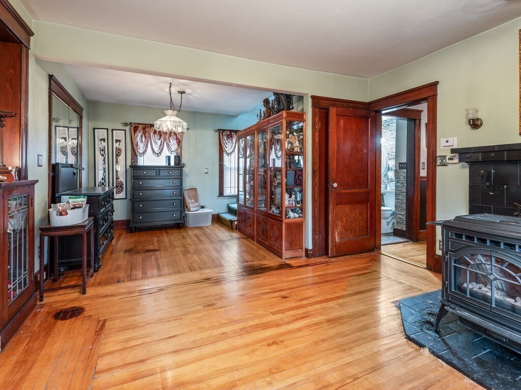 59 Barclay Street Worcester, MA 01604 - Photo 8 of 40