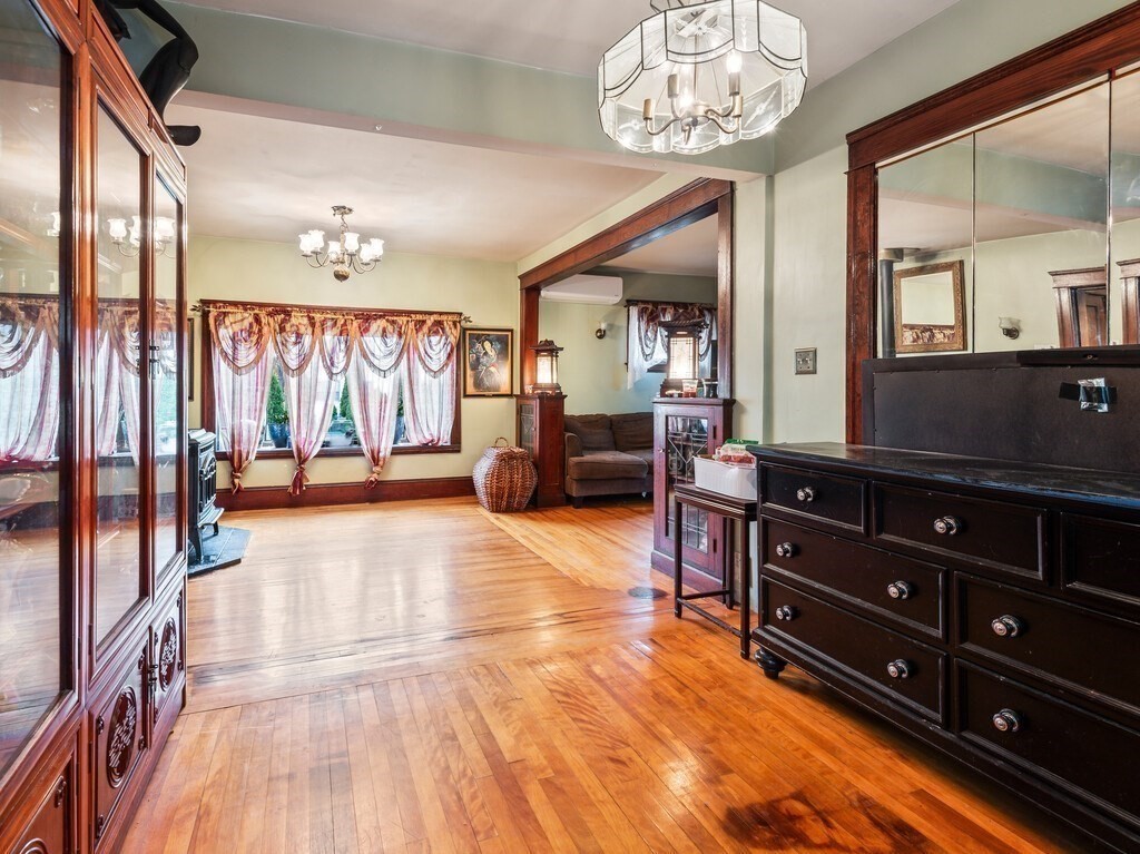 59 Barclay Street Worcester, MA 01604 - Photo 10 of 40