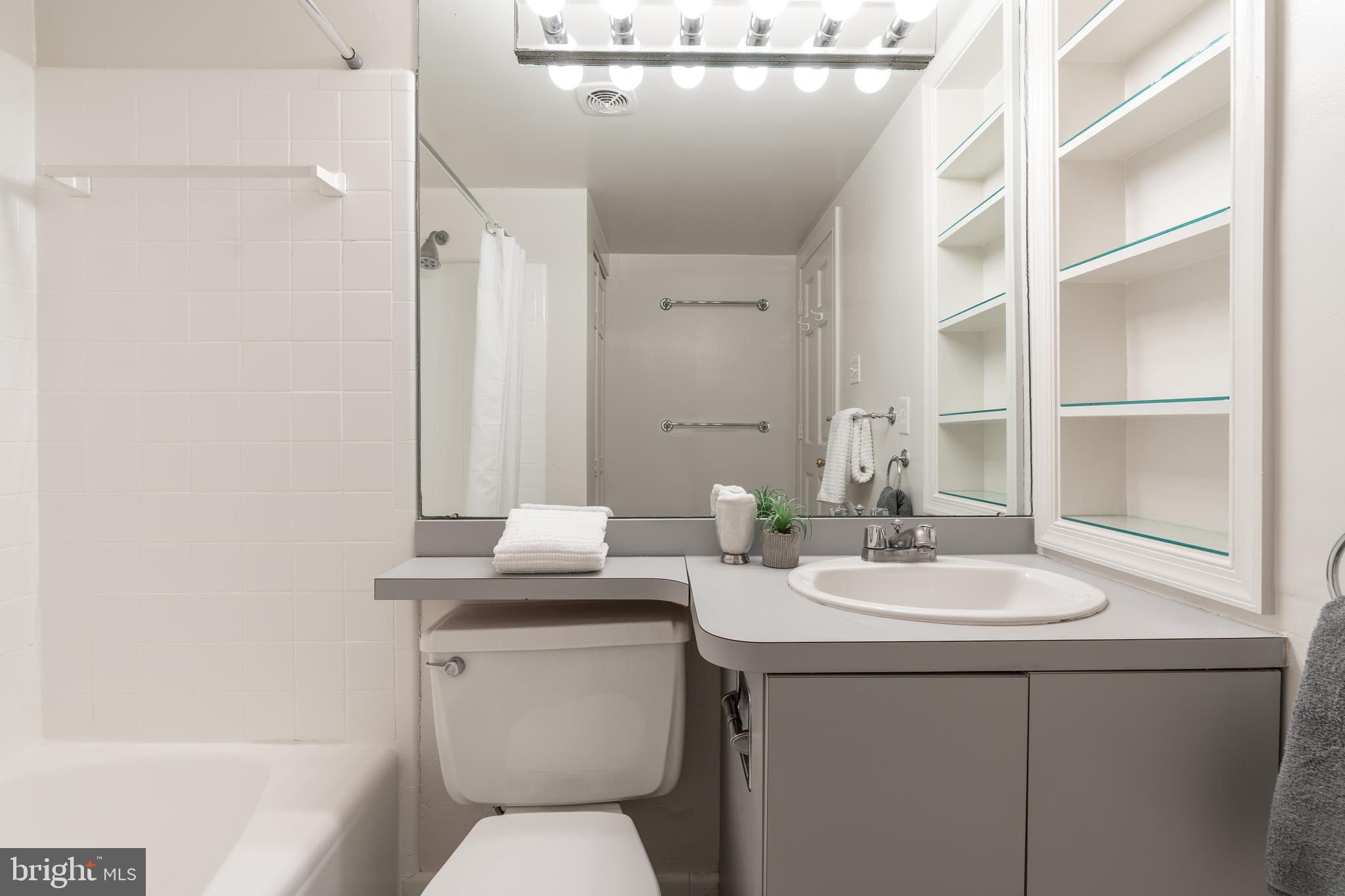 3339 P Street Northwest Washington, DC 20007 - Photo 16 of 21 2nd full bath, upstairs